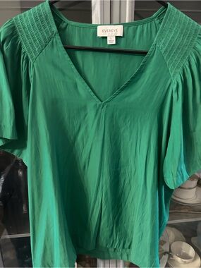 Evereve Green V-Neck Top